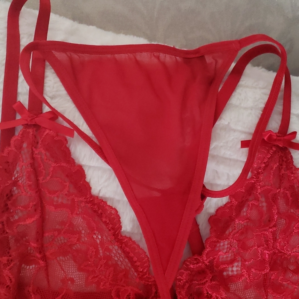 Red Lingerie - Picture 2 of 5